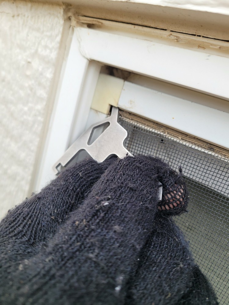 Window Screen Removing Tool