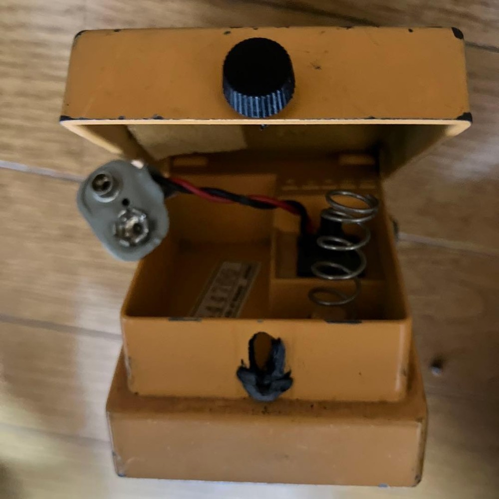 BOSS DF-2 Feedbacker & Distortion Guitar Effects Pedal Feedback Effect