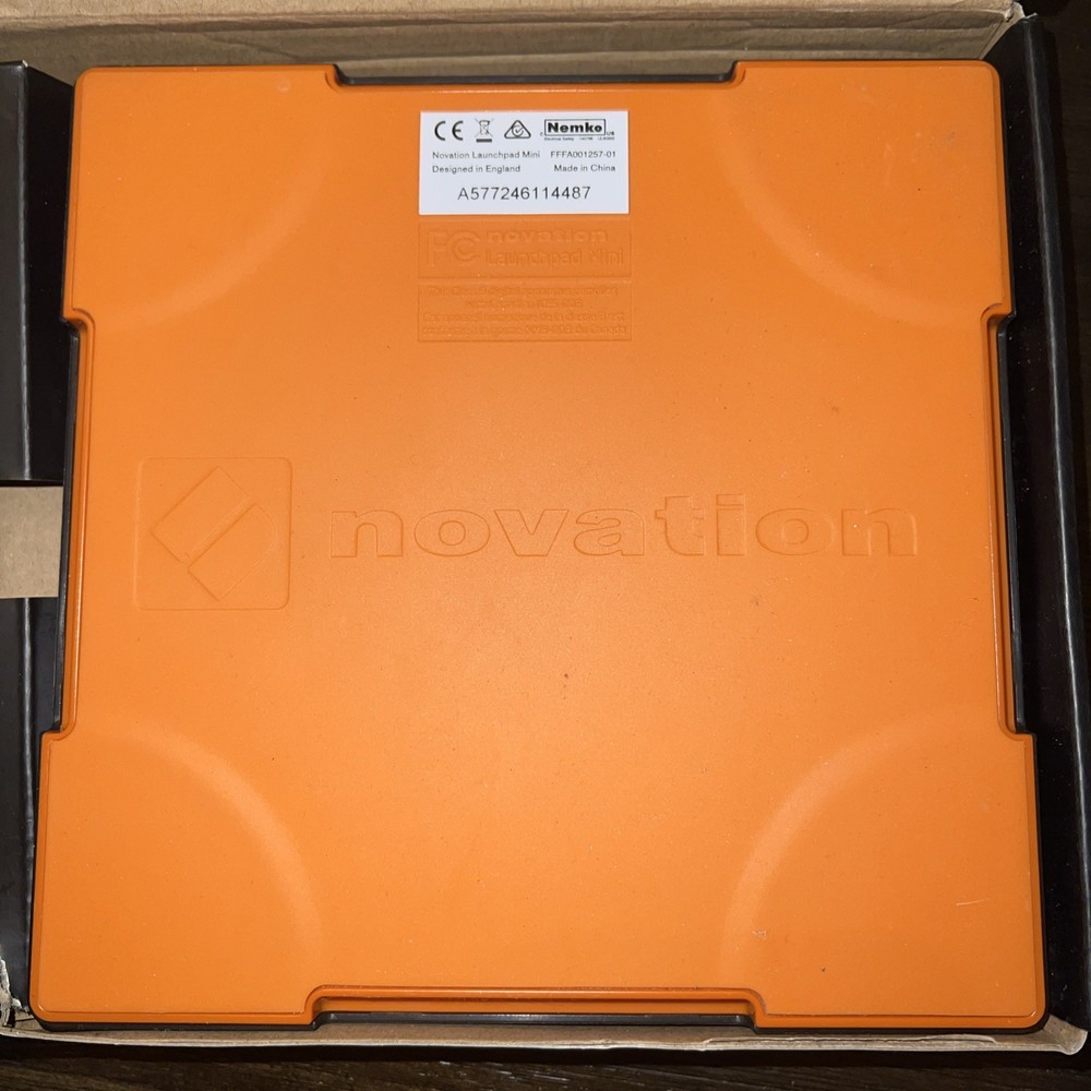 Novation Launchpad Mini Mini Grid Controller