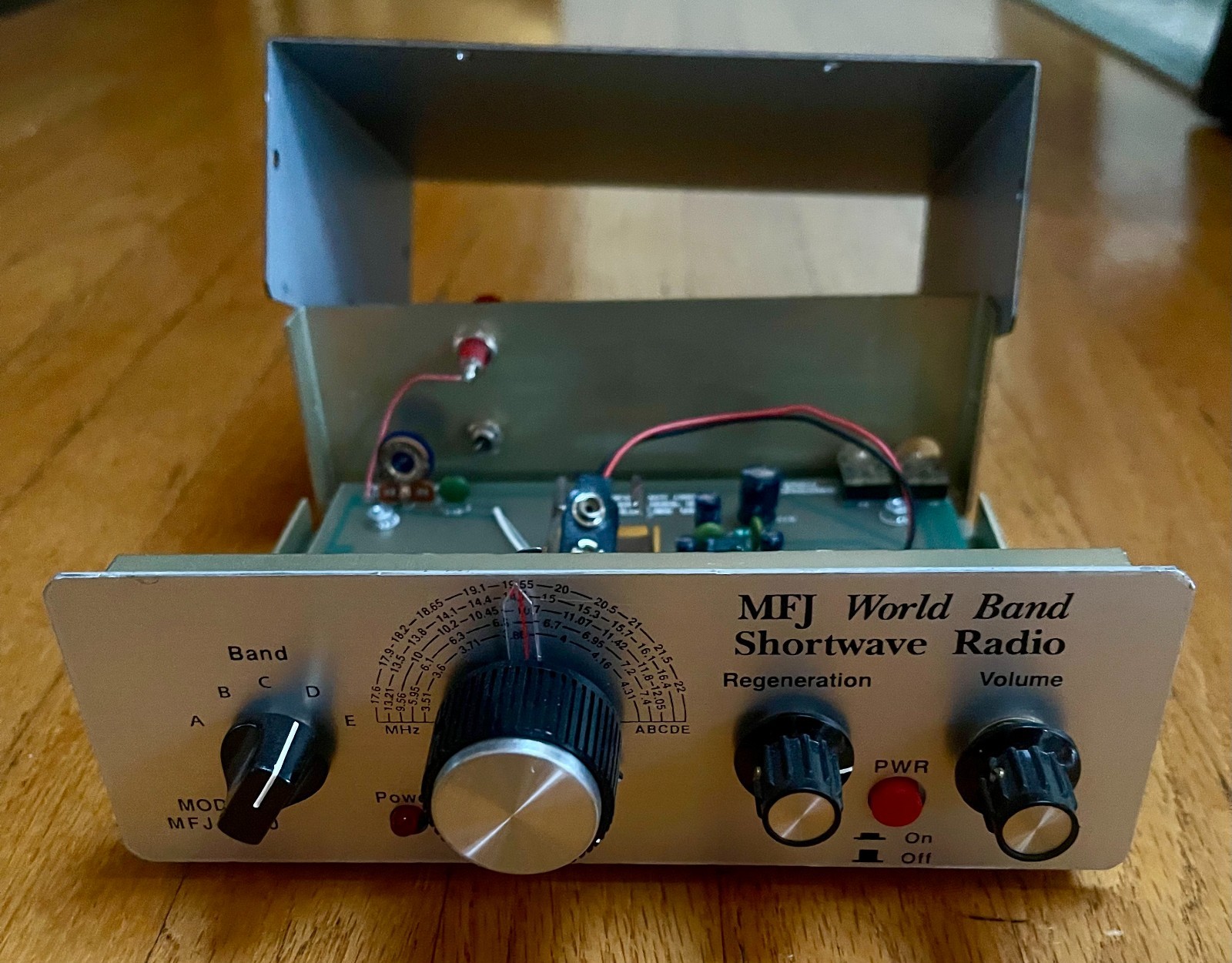 MFJ-8100 Shortwave Radio WORLD WIDE RECEIVER HAM #2