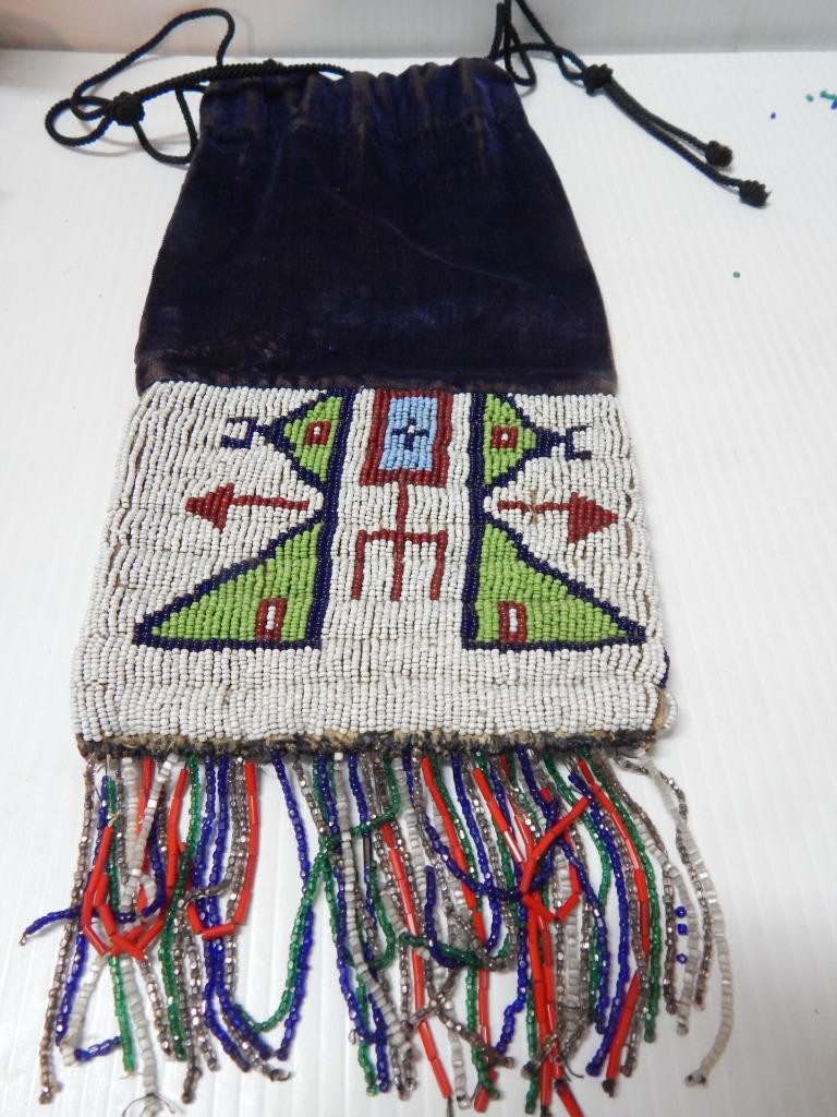 VINTAGE 1920s PLAINS BEADED DAKOTA INDIAN LADIES TOBACCO BAG - NICE SPIDER LINES