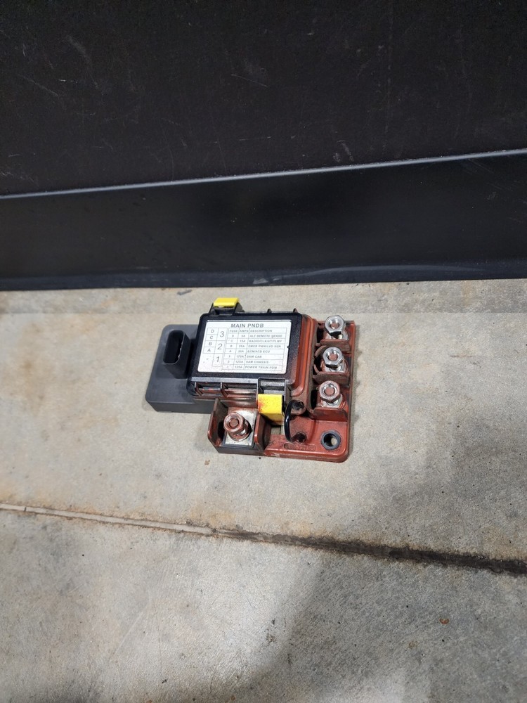 FREIGHTLINER Cascadia Fuse Panel A0672138012