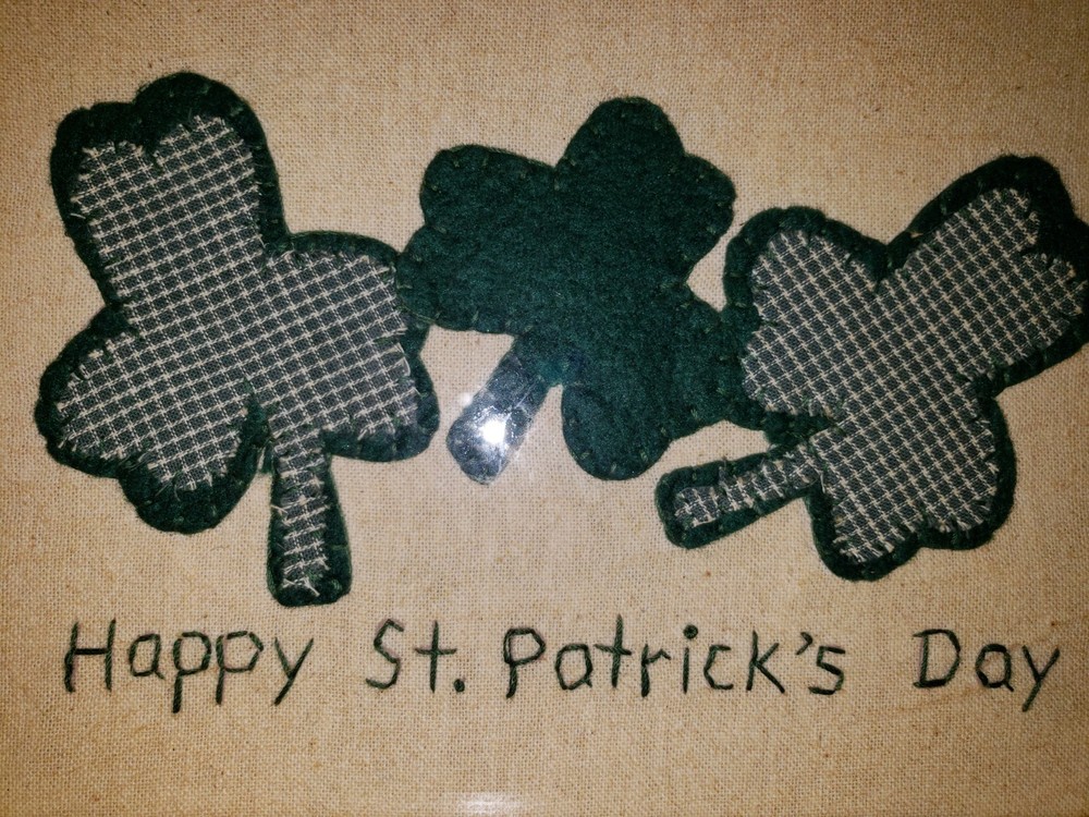 St Patrick's Day Wall Decor-Pre-owned. Excellent condition