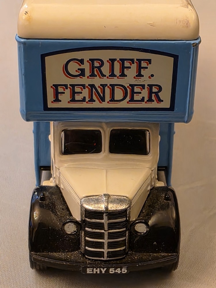 Corgi Classics Bedford GRIFF. FENDER Luton Van