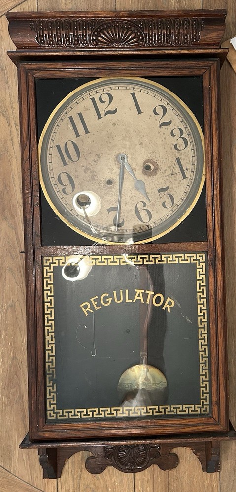 ANTIQUE LARGE INGRAHAM REGULATOR WALL CLOCK. UNTESTED.