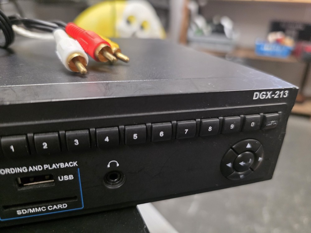 Acesonic Multi-Format Karaoke Player DGX-213 Won't Open