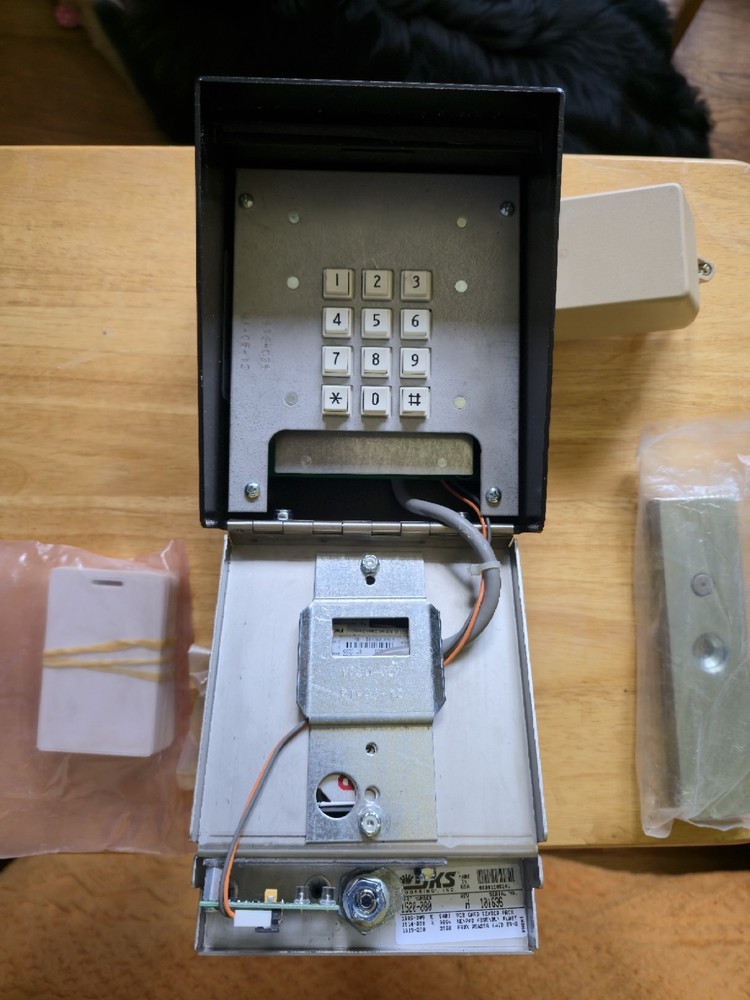 DoorKing 1520-080 Card Reader / Keypad Lock