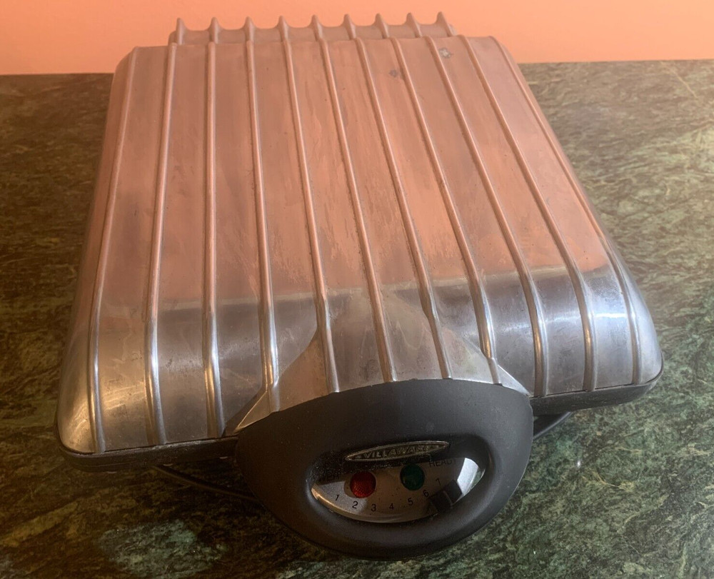 Villaware UNO Chrome Belgian Waffle Maker, Classic 4 Square, Model 2001