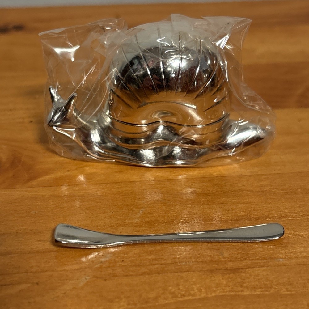 Wm. A. Rogers. Oneida Silversmiths Tarnish Resistant Silver Salt Cellar Snail