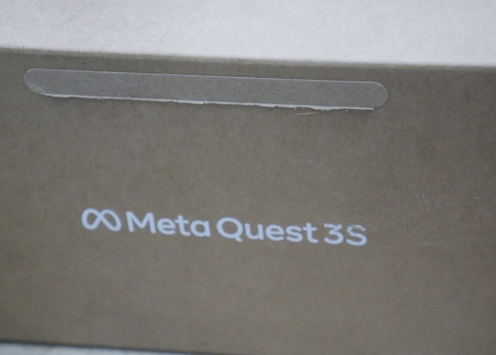 oculus quest 3 console with 2 Controllers charge wre 128gb used tested