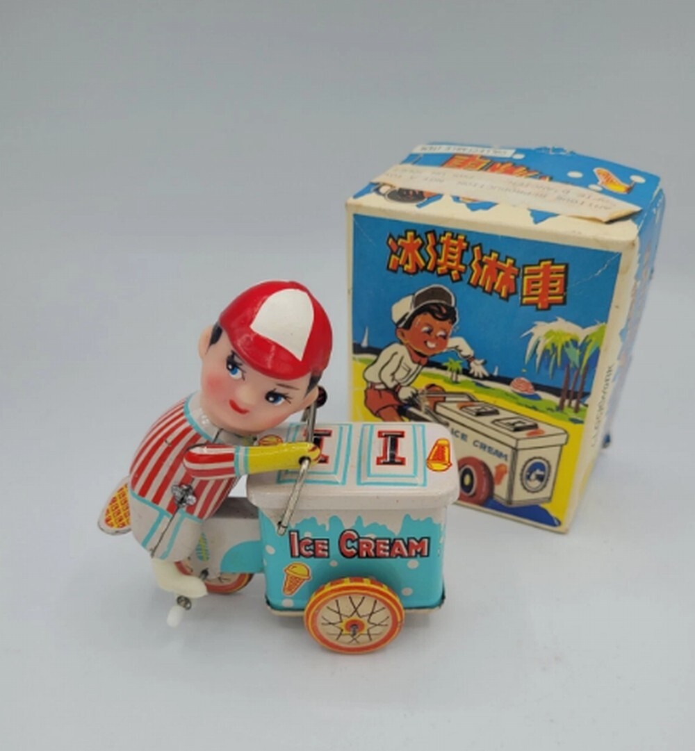 VINTAGE 80s WIND UP TIN LITHO TOY ICE CREAM VENDOR CHINA