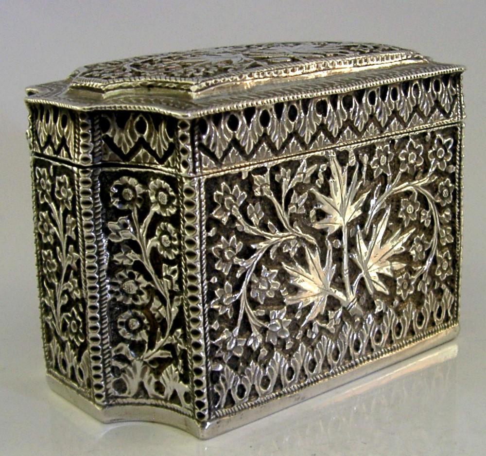 BEAUTIFUL 131g INDIAN SOLID SILVER TEA CADDY BOX c1900 ANTIQUE