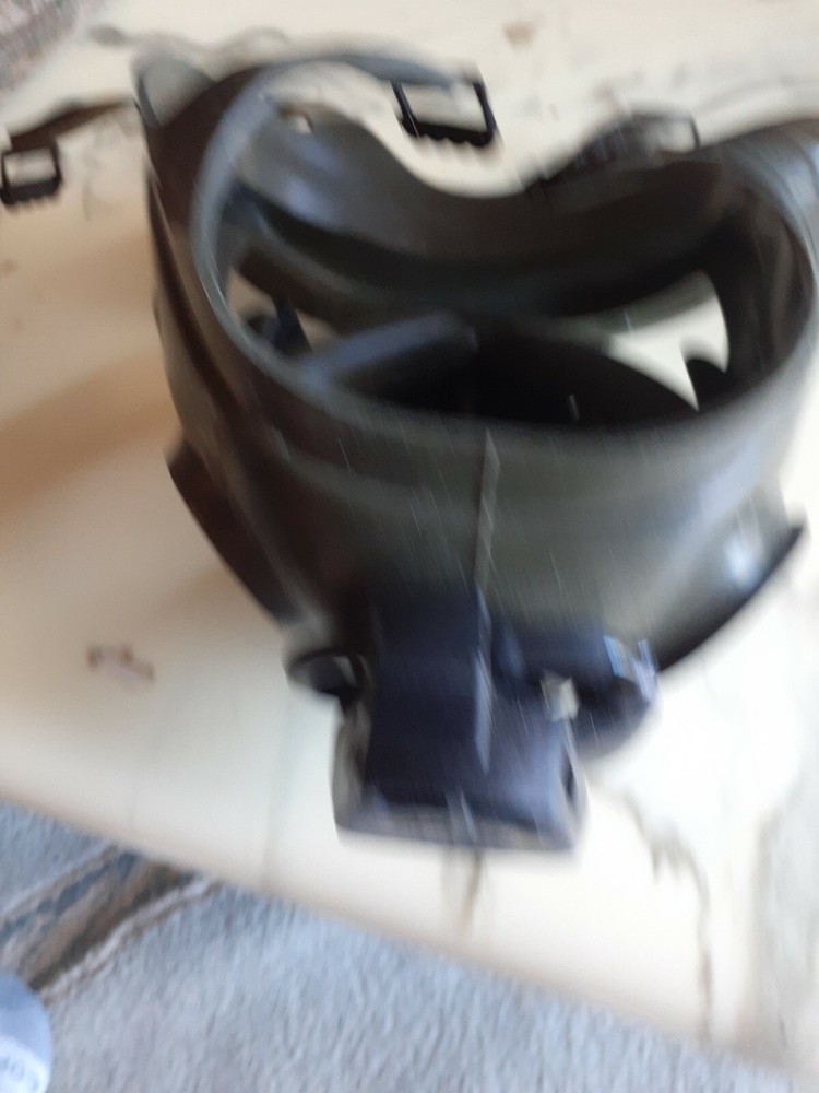 Vintage US Gas Mask MO4 C01 Size Medium