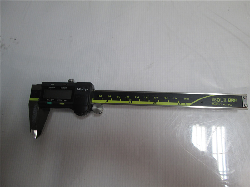 Mitutoyo CD 6 AX Digital Caliper 6 Inch Precision Measuring Tool