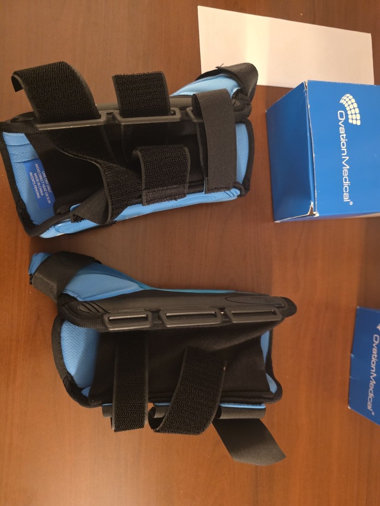 VERSA-FIT WRIST BRACE, LEFT And RIGHT STANDARD SIZE