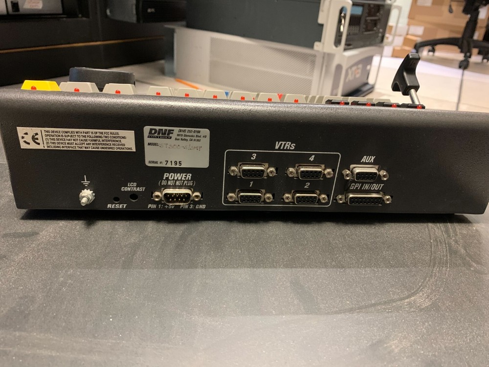 SONY HDW-M2000 HD SDI HDCAM EDITOR MULTI FORMAT RECORDER (1 controller)