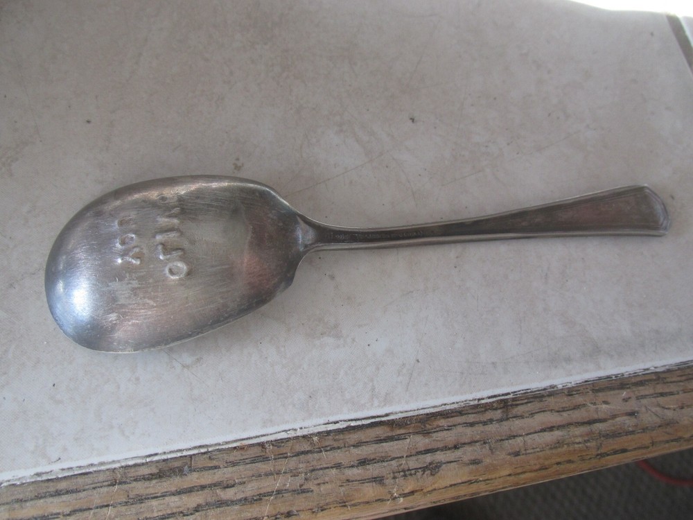 Vintage WM Rogers 6" Silver Plate Olive You Spoon Pat 72786