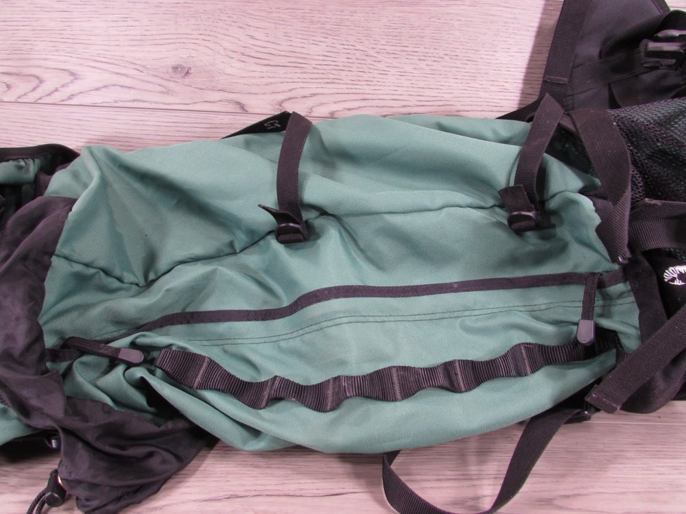 Camp Trails Backpack Scirocco 2 Medium Capacity Streamline Pack Internal Frame