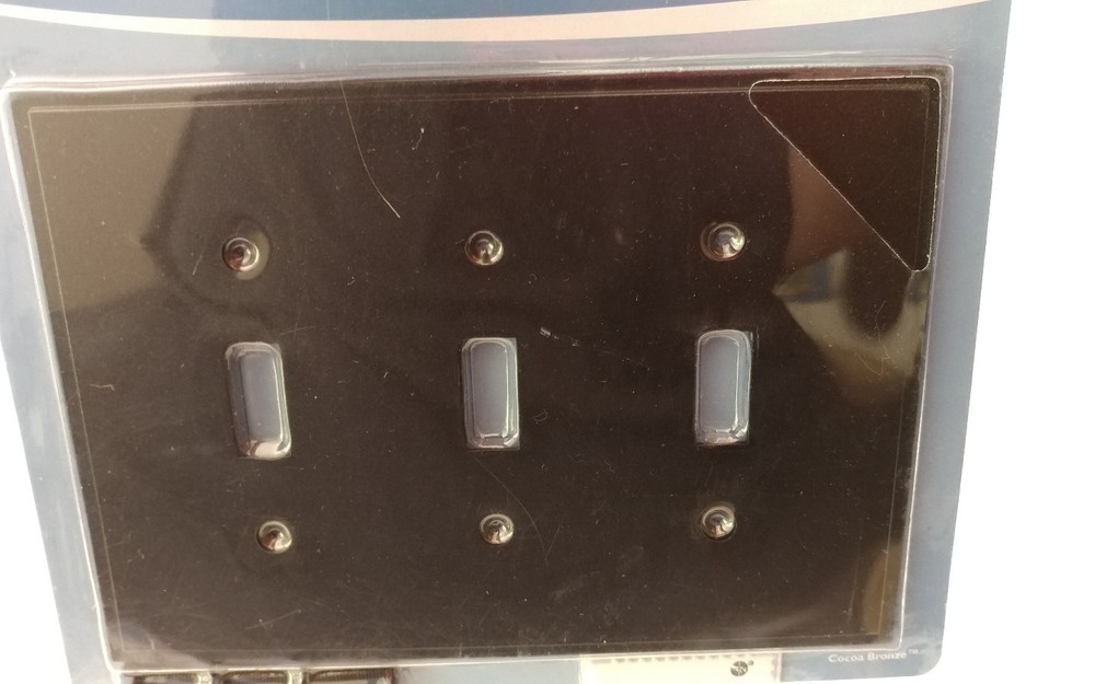 BRAINERD TRIPLE LIGHT SWITCH  WALL PLATE TOGGLE COCA BRONZE 787411