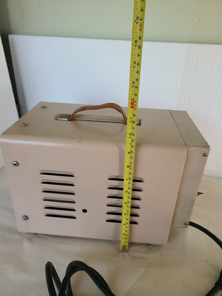 DataPulse 100R Pulse Generator 37000-153, 115VAC, Powers Up, AS IS UNTESTED