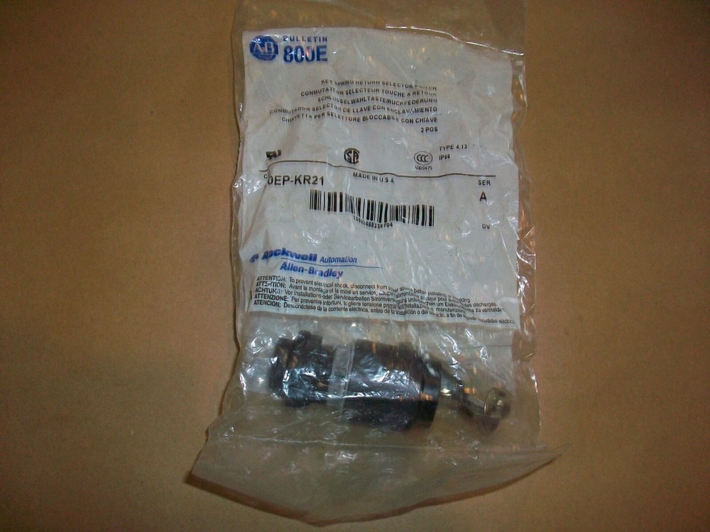 Allen Bradley 800EP-KR21 Ser A Key Spring Return Selector Switch   NEW