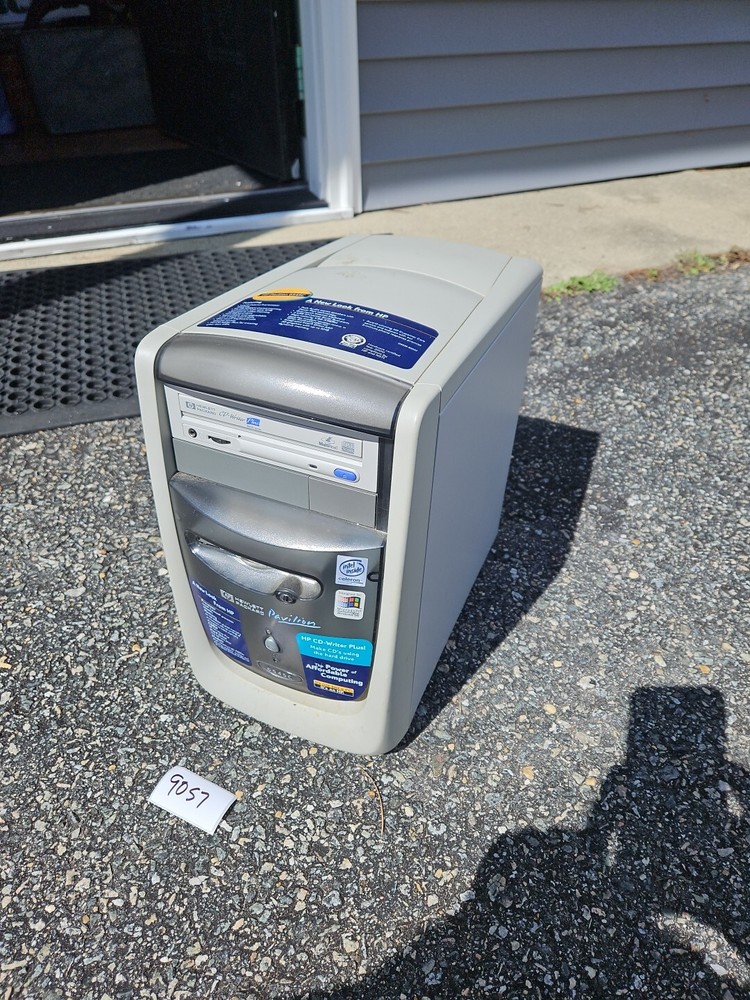 Vintage Hewlett-Packard 6545C Pavilion PC PCU Computer Translucent Case 90 S7