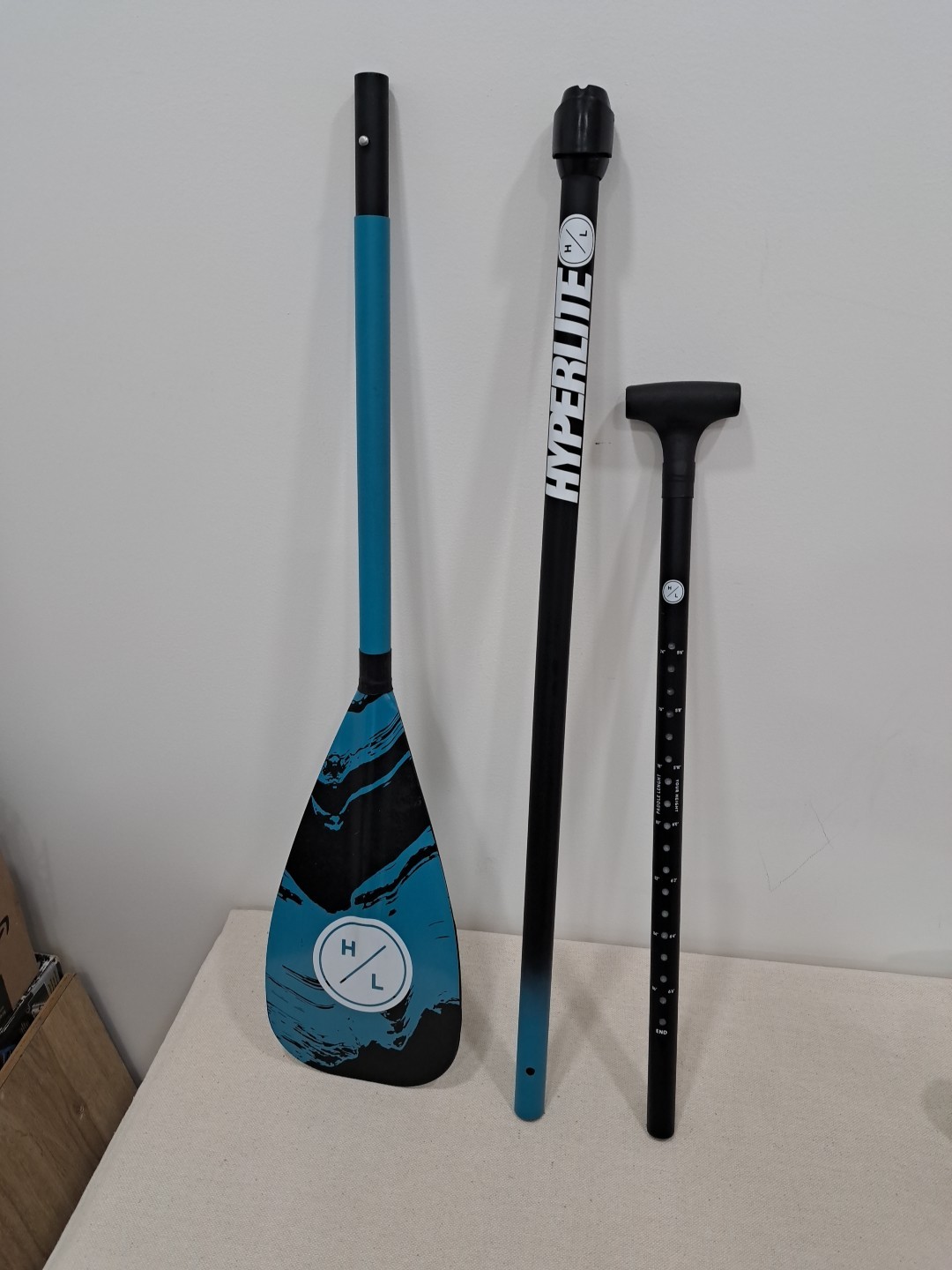 3-Piece Adjustable SUP Paddle Lightweight, Floating Carbon Fiber Shaft.