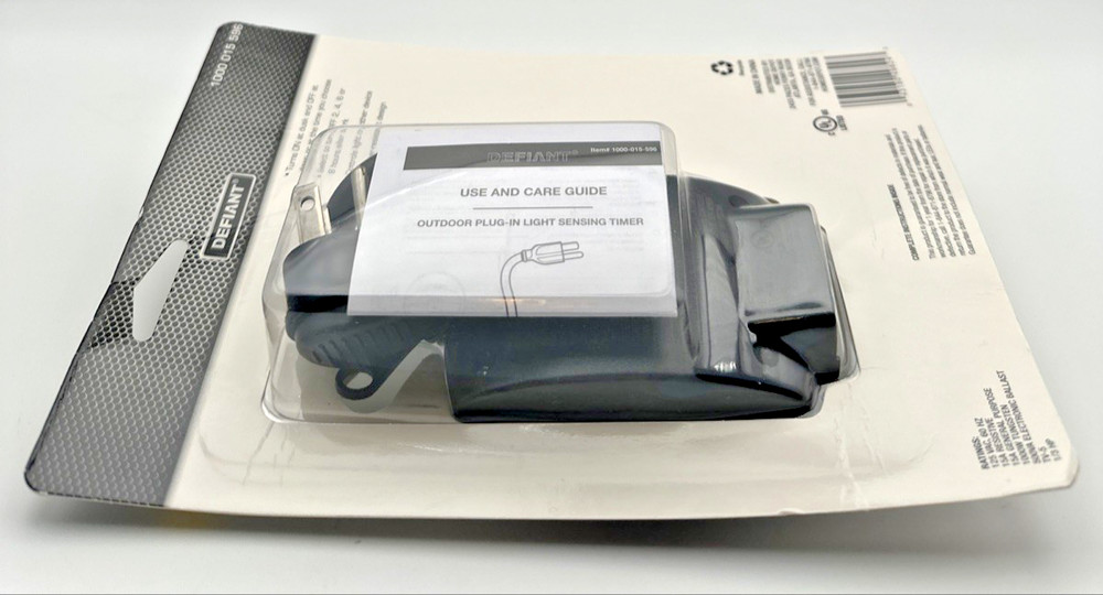 Defiant Outdoor Plug-In Light Sensing Timer 15 amp General Purpose NEW