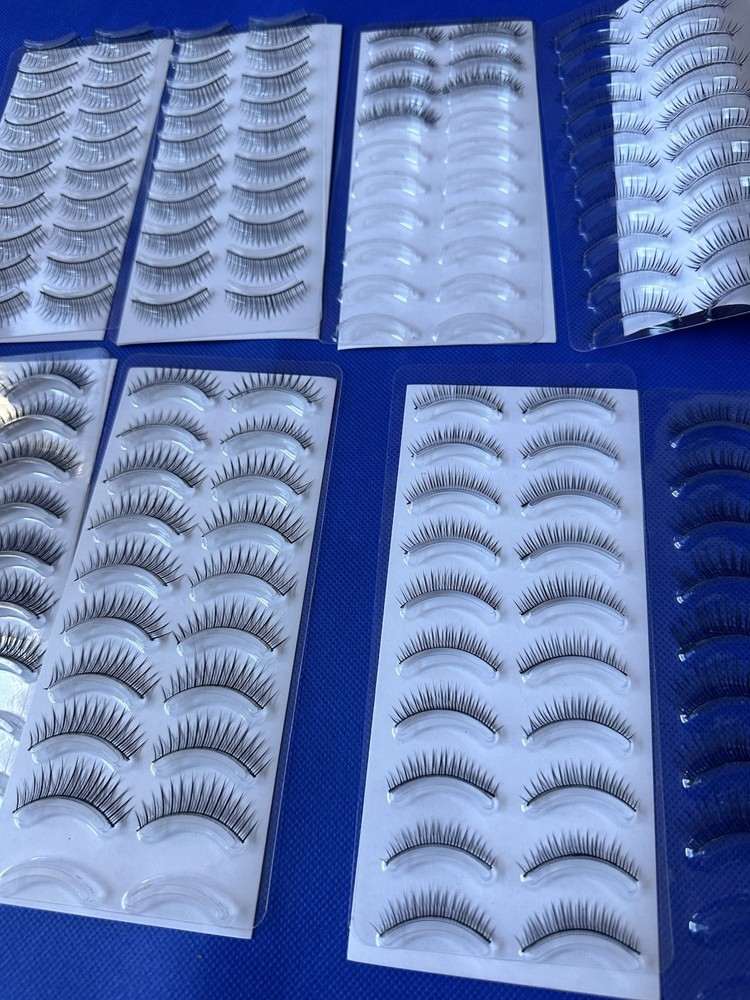 #A19 Lot of false eyelashes