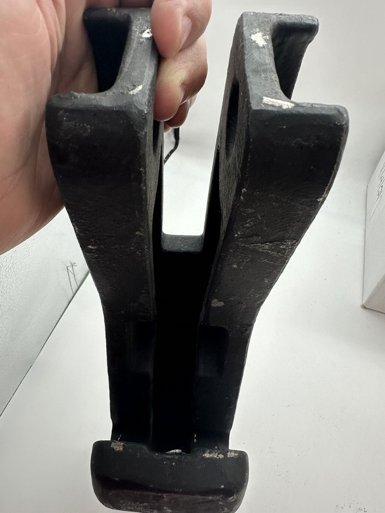 John Deere Bucket Tooth Adapter TK300E125B - Bolt On