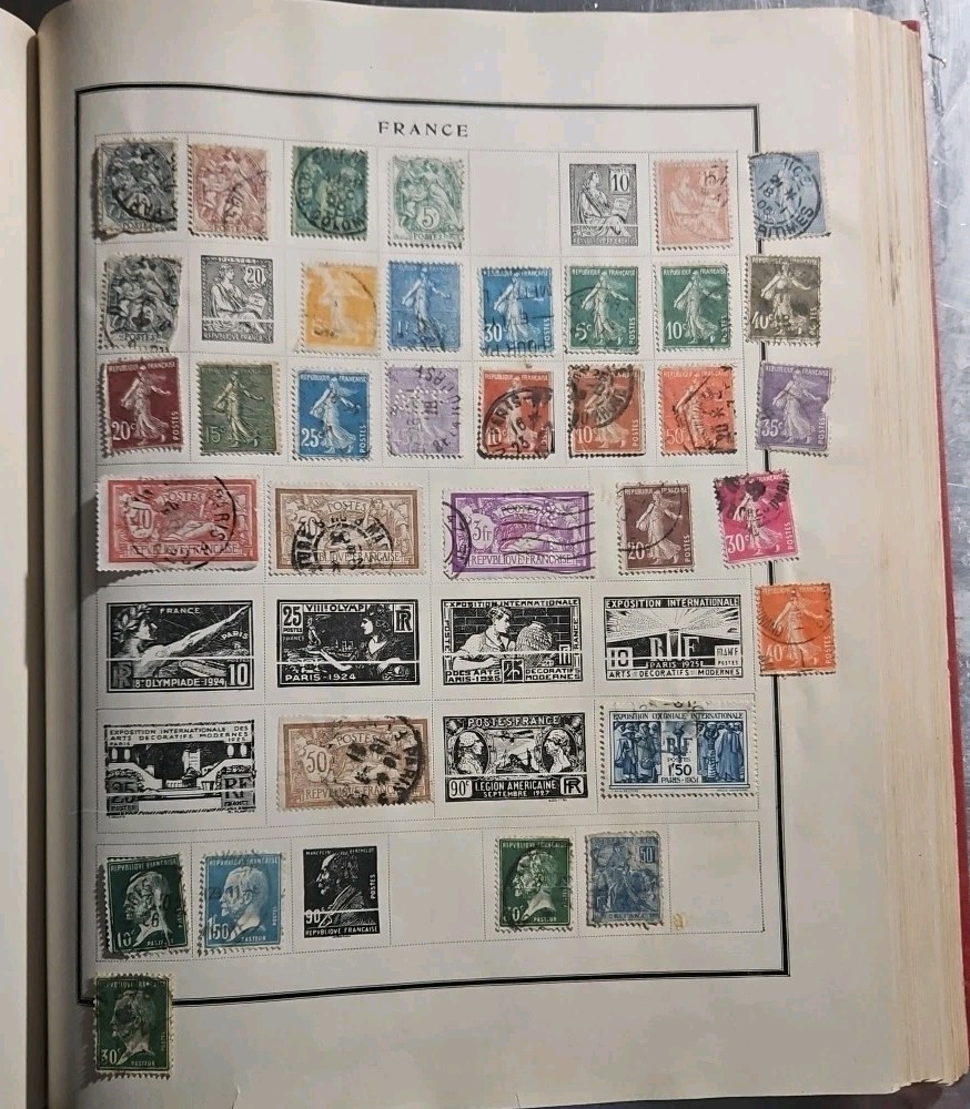 WORLDWIDE-OLD GROSSMAN ILLUSTRATED PREMIER STAMP Used 700 ++ Stamps (SB.#2)