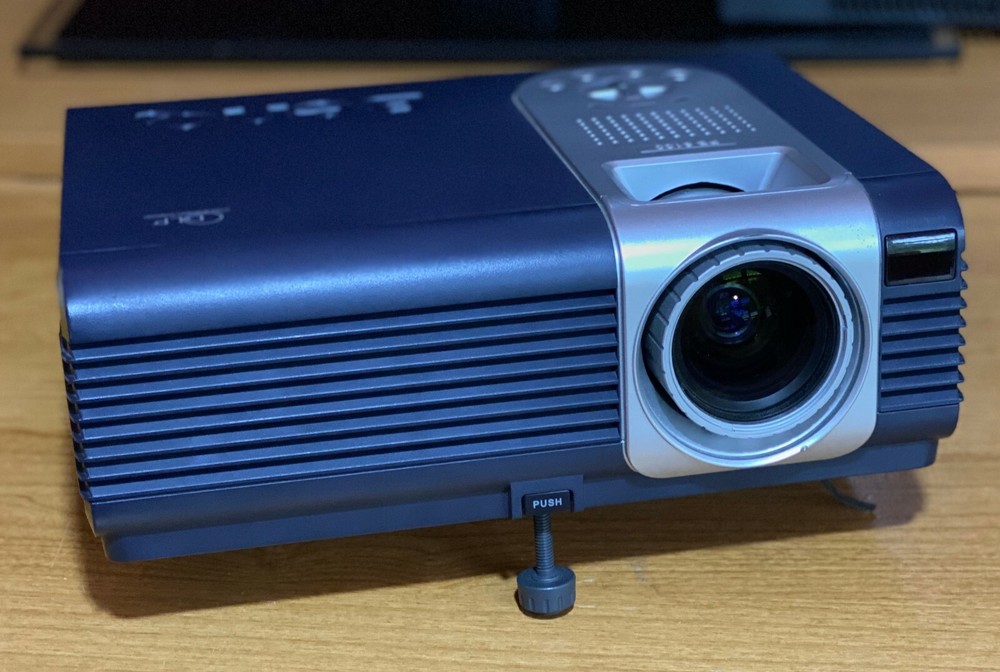 BenQ Value PB6100 Digital Projector