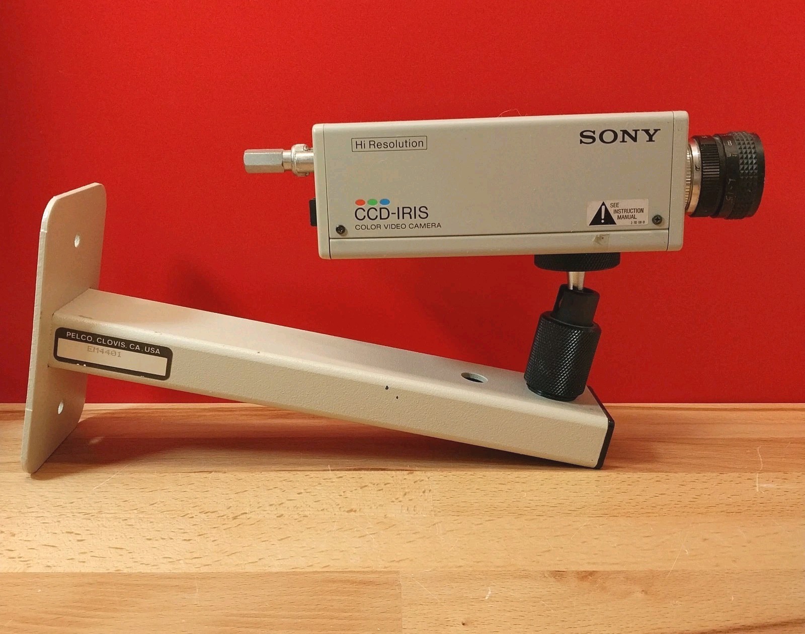 Vintage Sony CCD-Iris Color Video Camera SSC-C370 w/mount EX Disney Camera