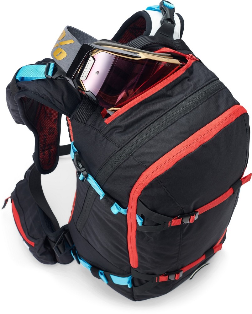 USWE POW 16 Winter Protector Hydration Backpack Black