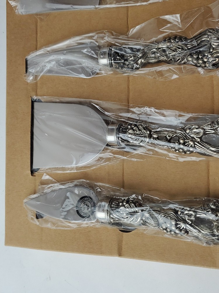 Silver Plated Grape & Grapevine Handle.FS