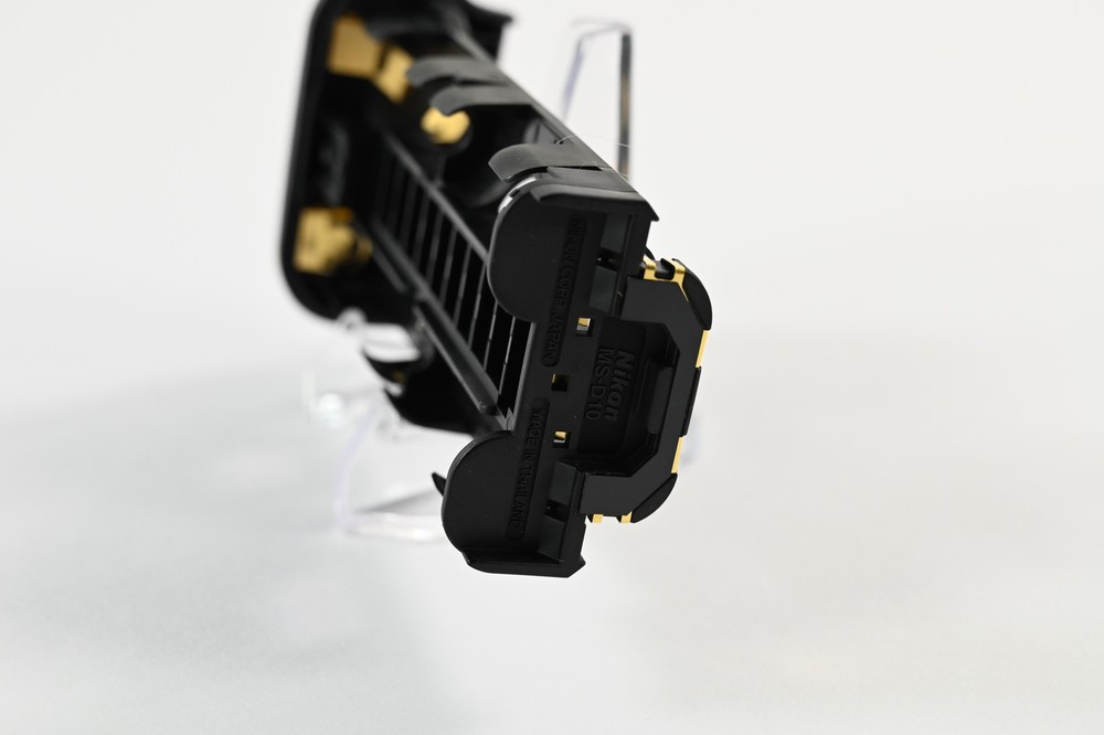 Nikon MS-D10 AA Battery Holder #G308