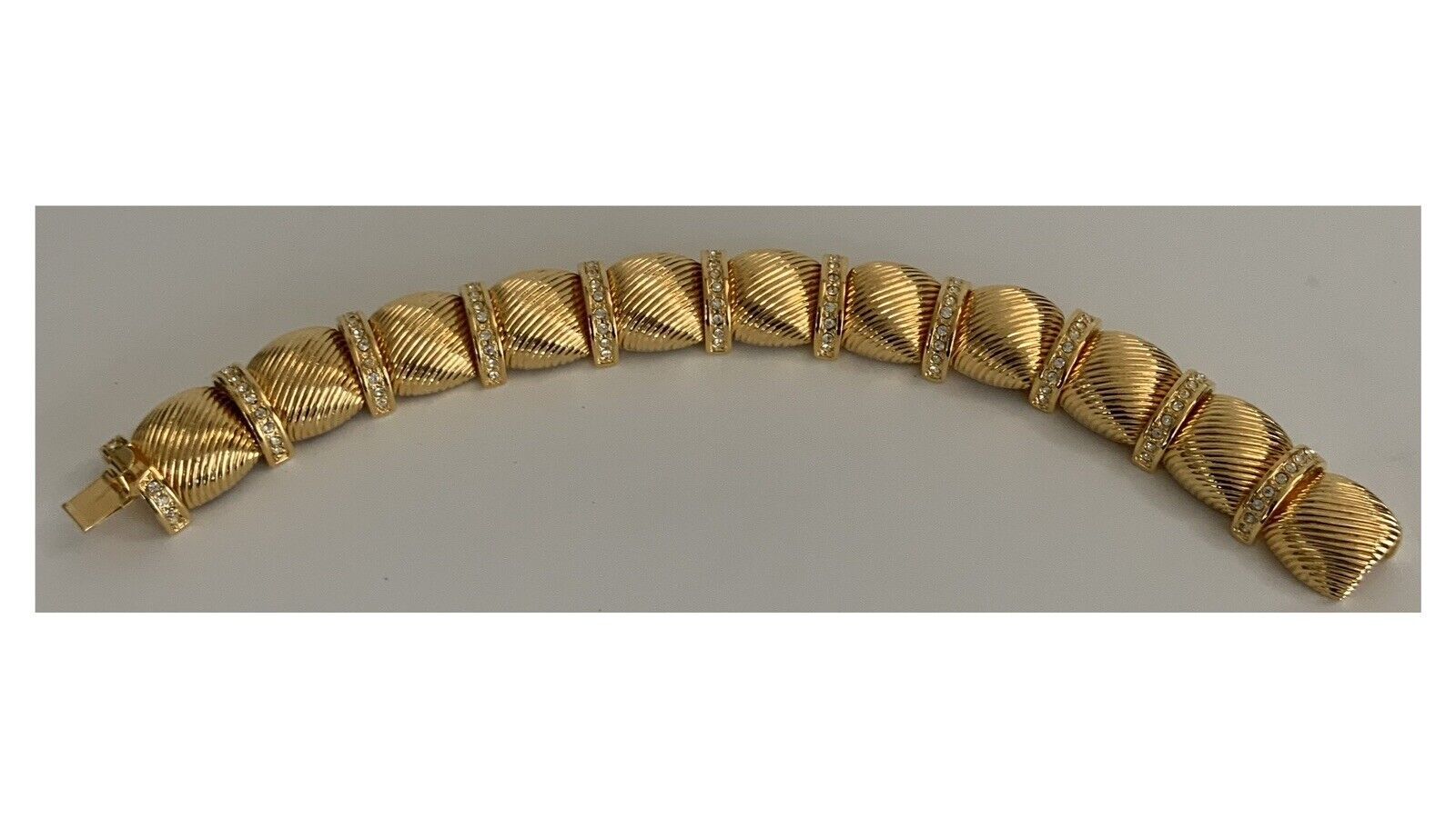 Vtg Joan Rivers Chunky Textured Gold Tone W/Rhinestones Bracelet - Beautiful!