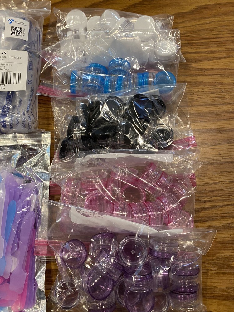 AVON Representative Sample Containers