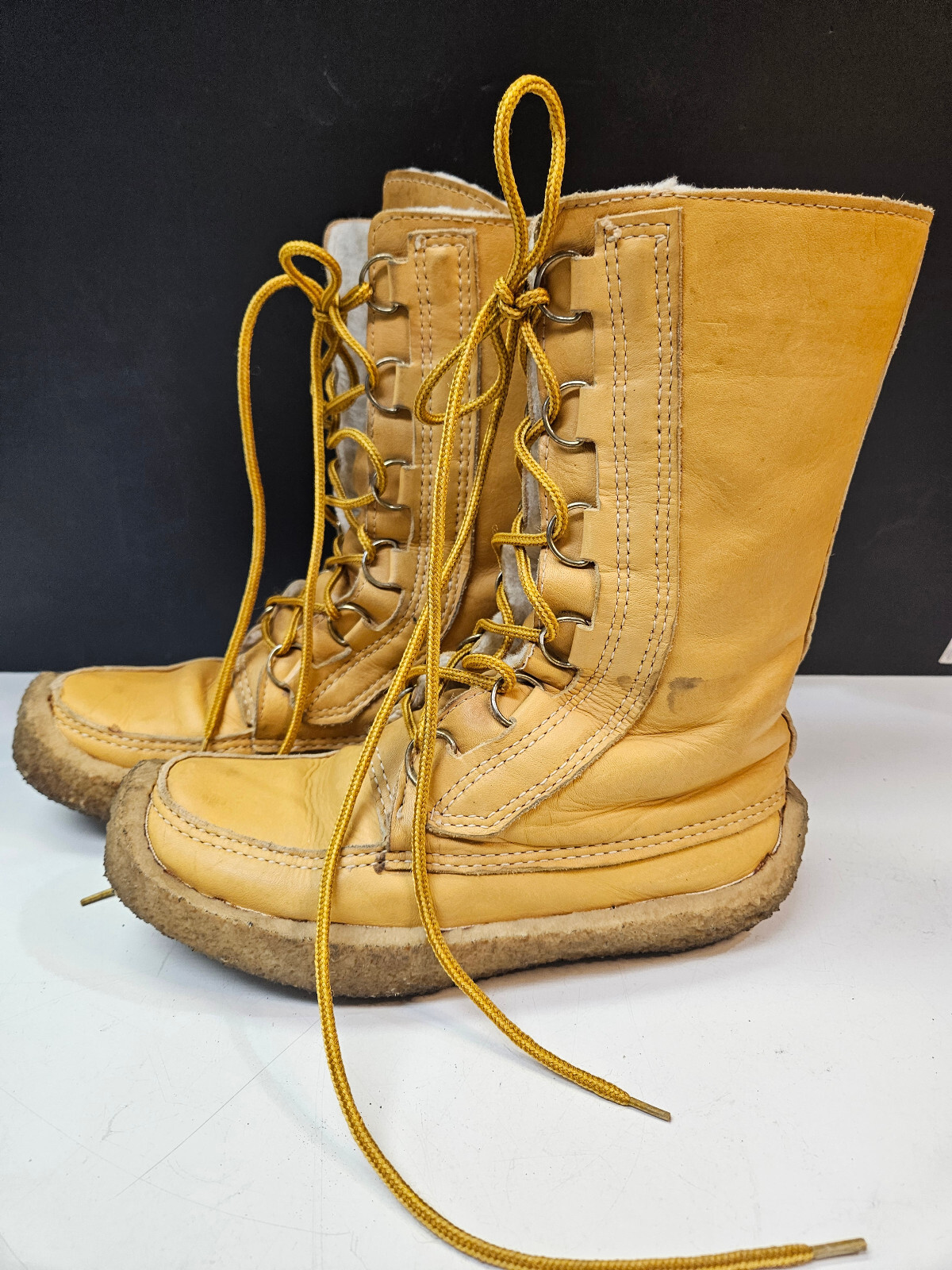 Native Moccasins La Mauricienne Size 8 Authentic Leather