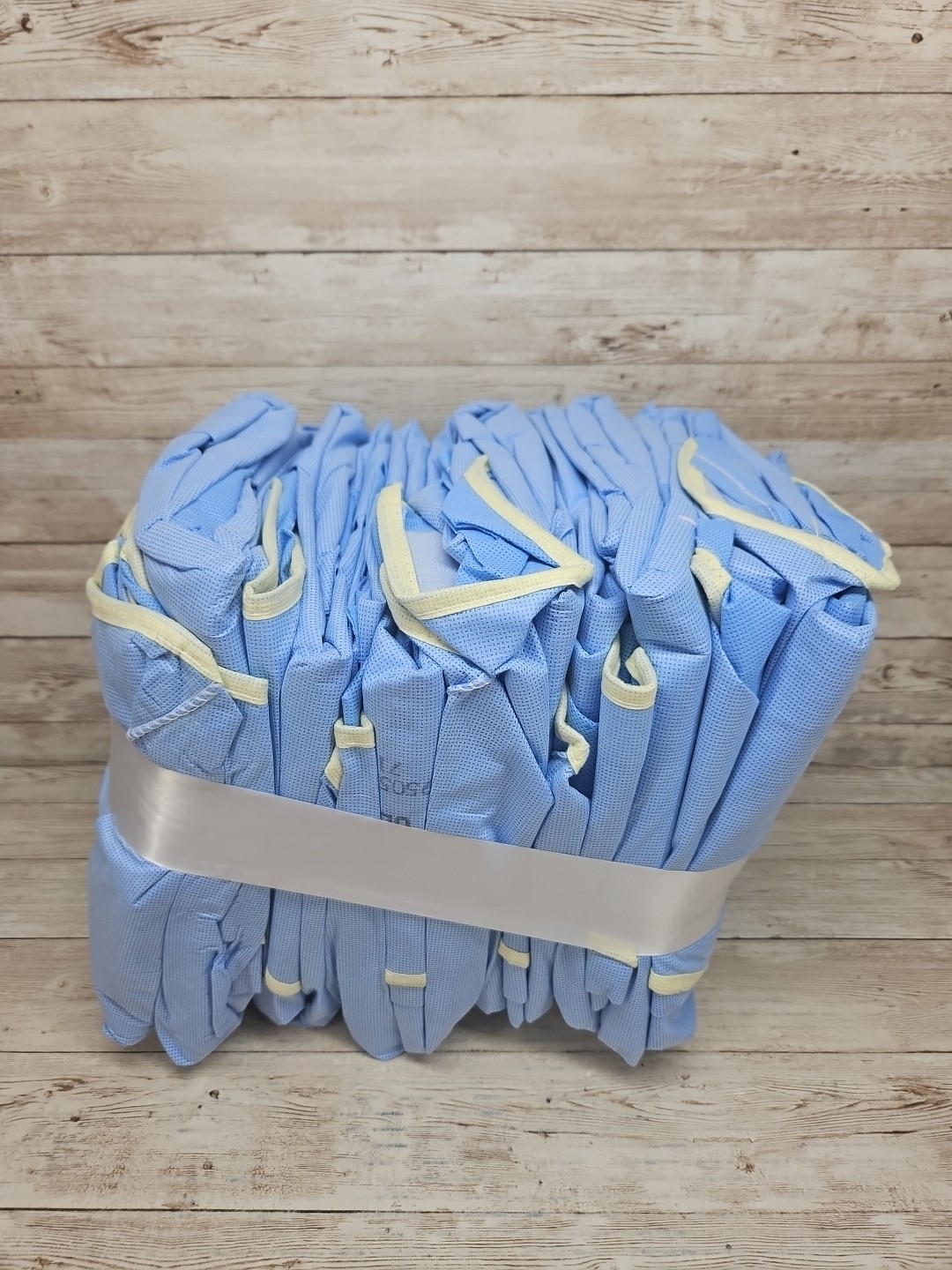 Halyard Surgical Gown Ultra With Polypropylene Fabric Size: LARGE *12-Pieces*