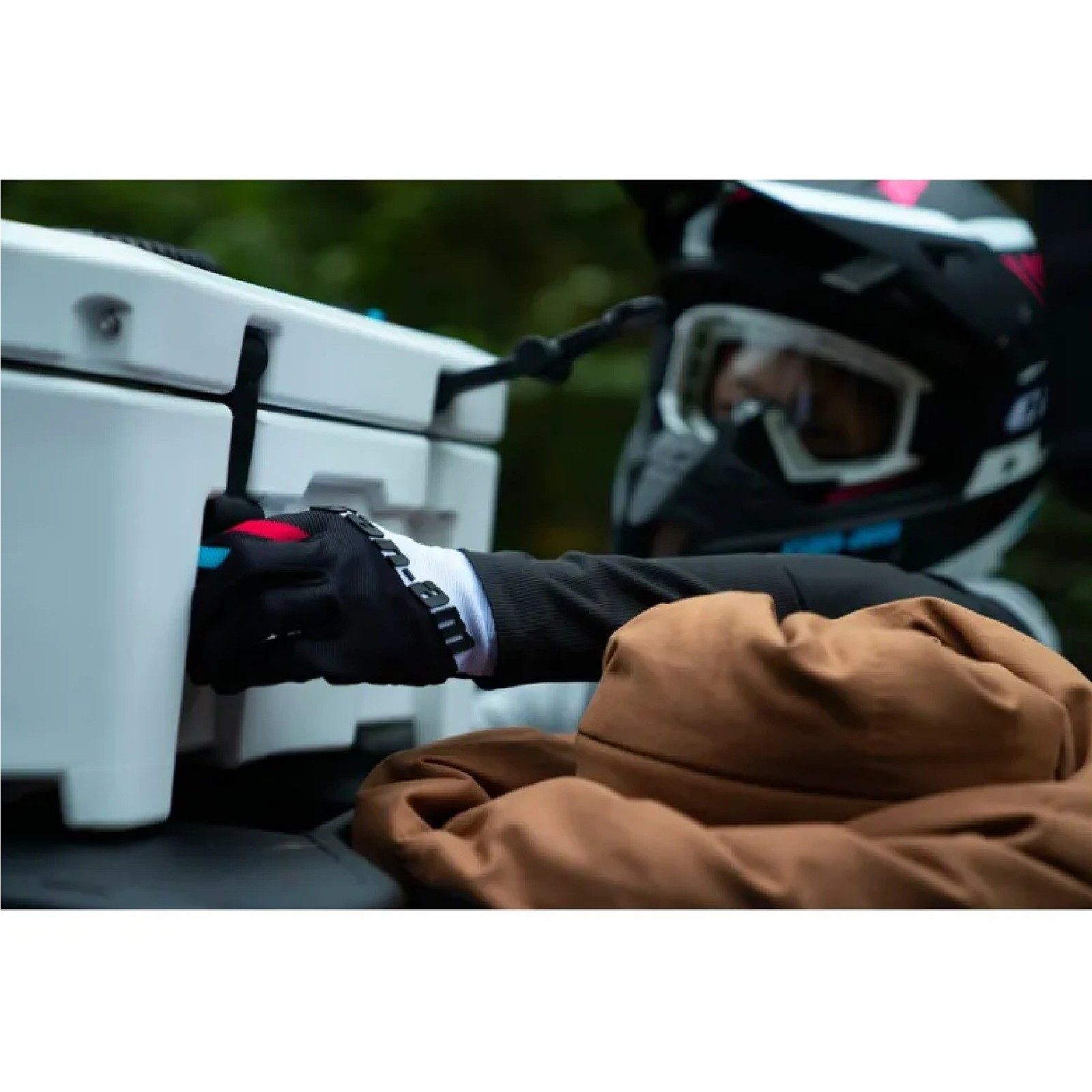 Sea-Doo OEM White LinQ 4.2 US Gal (16 L) Rigid Cooler, 295100698