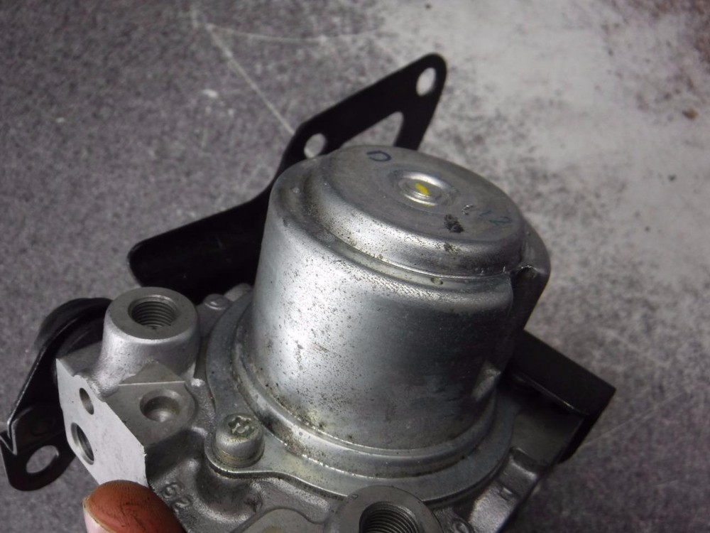 06 Triumph Sprint ST 1050 ABS Pump Motor Module S2E