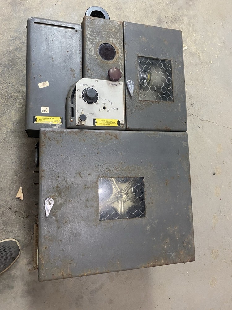 DEVRY XD 35mm Model XD (2810) Film Projector