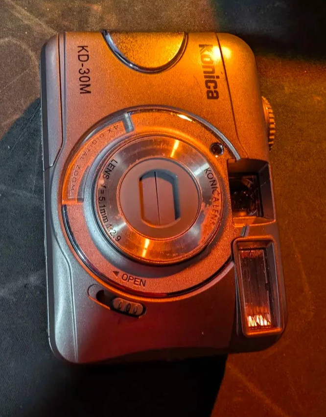 konica kd-30m Digital Camera Tested And Working