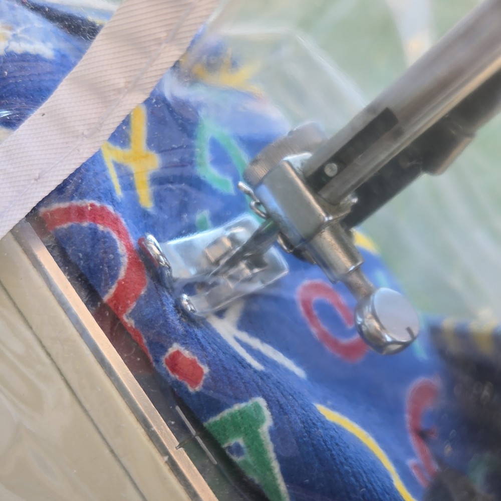 Kenmore Ultra-Stitch 6 Electric Sewing Machine Reverse Stitch Multiple Patterns