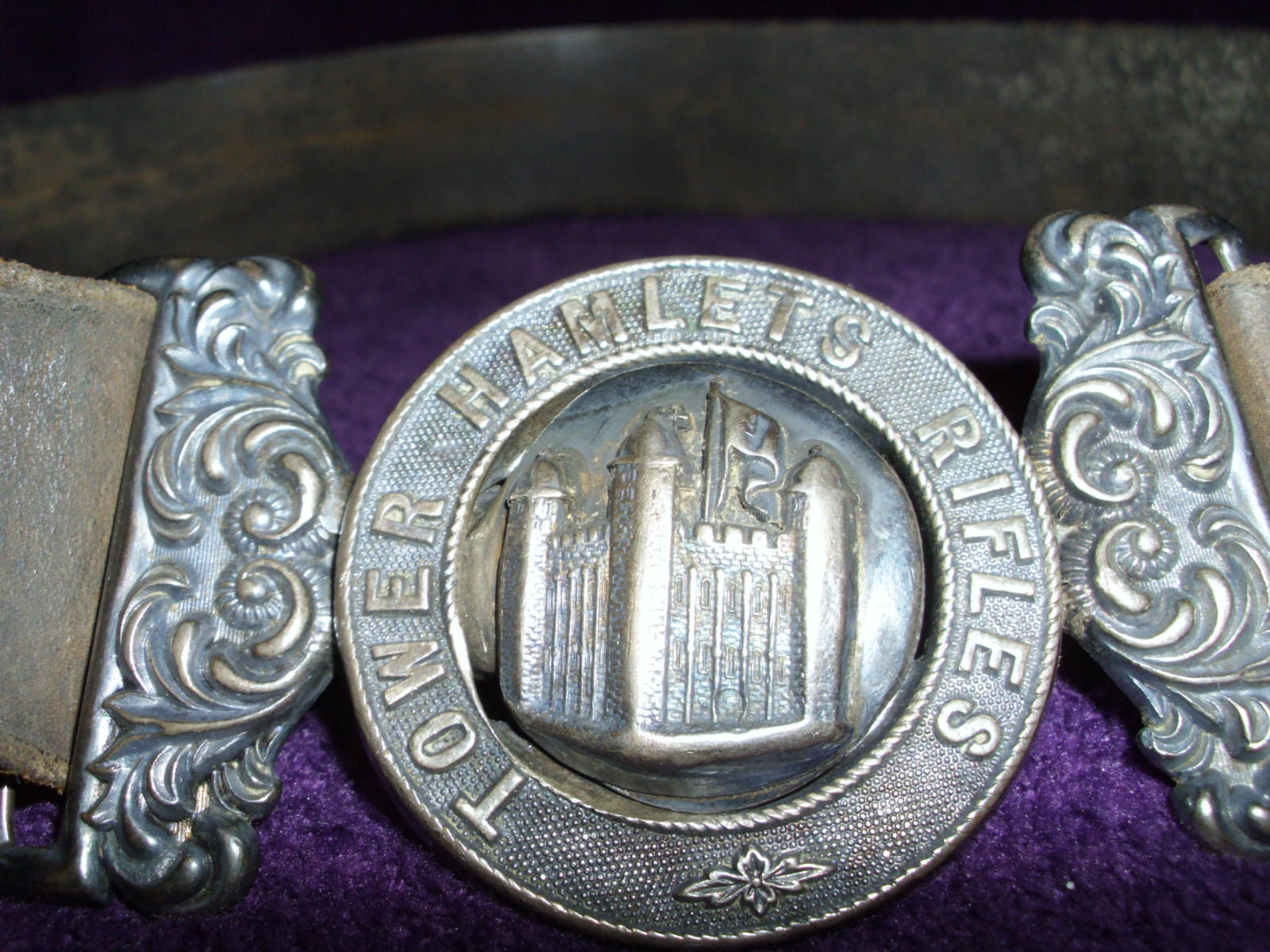RARE VICTORIAN SILVER TOWER HAMLETS RIFLES OFFICERS BELT BUCKLE & BELT/MILITARIA