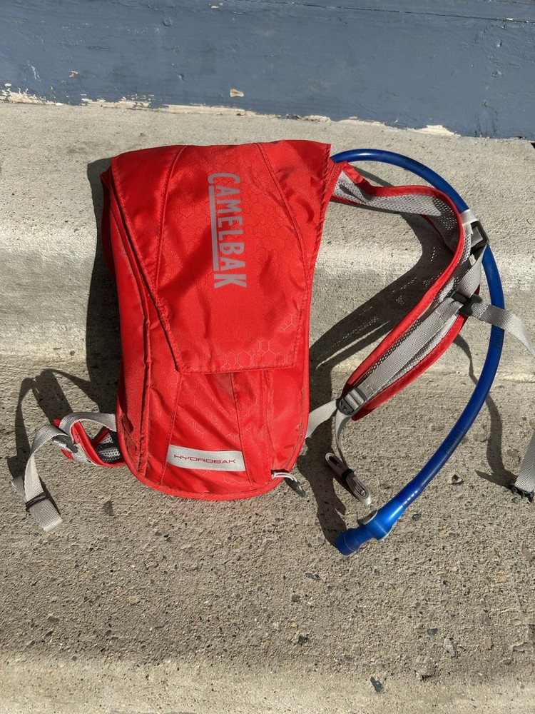 CamelBak Hydrobak Red 1.5 L Nylon Hydration Pack Lightweight Adjustable Size