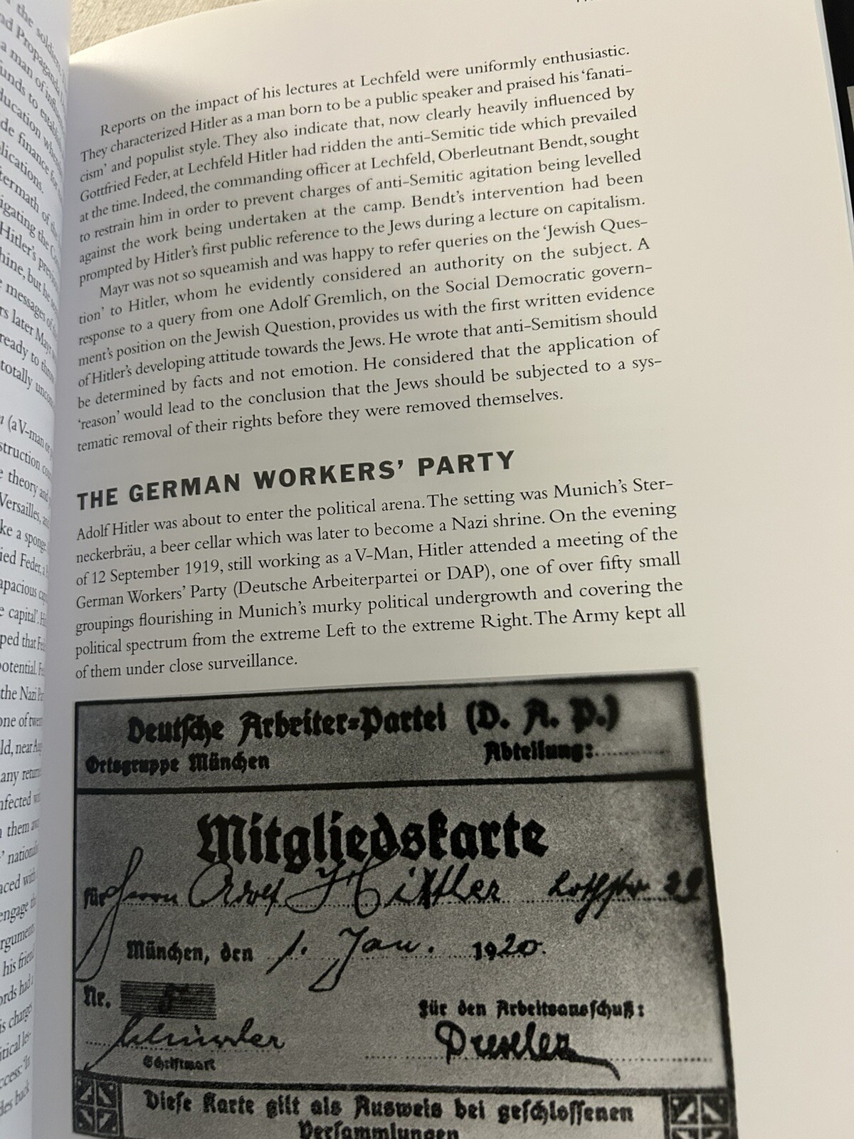 HITLER An Illustrated Life by Robin Cross - 2009 Hardcover w/DJ - WWII Book L3