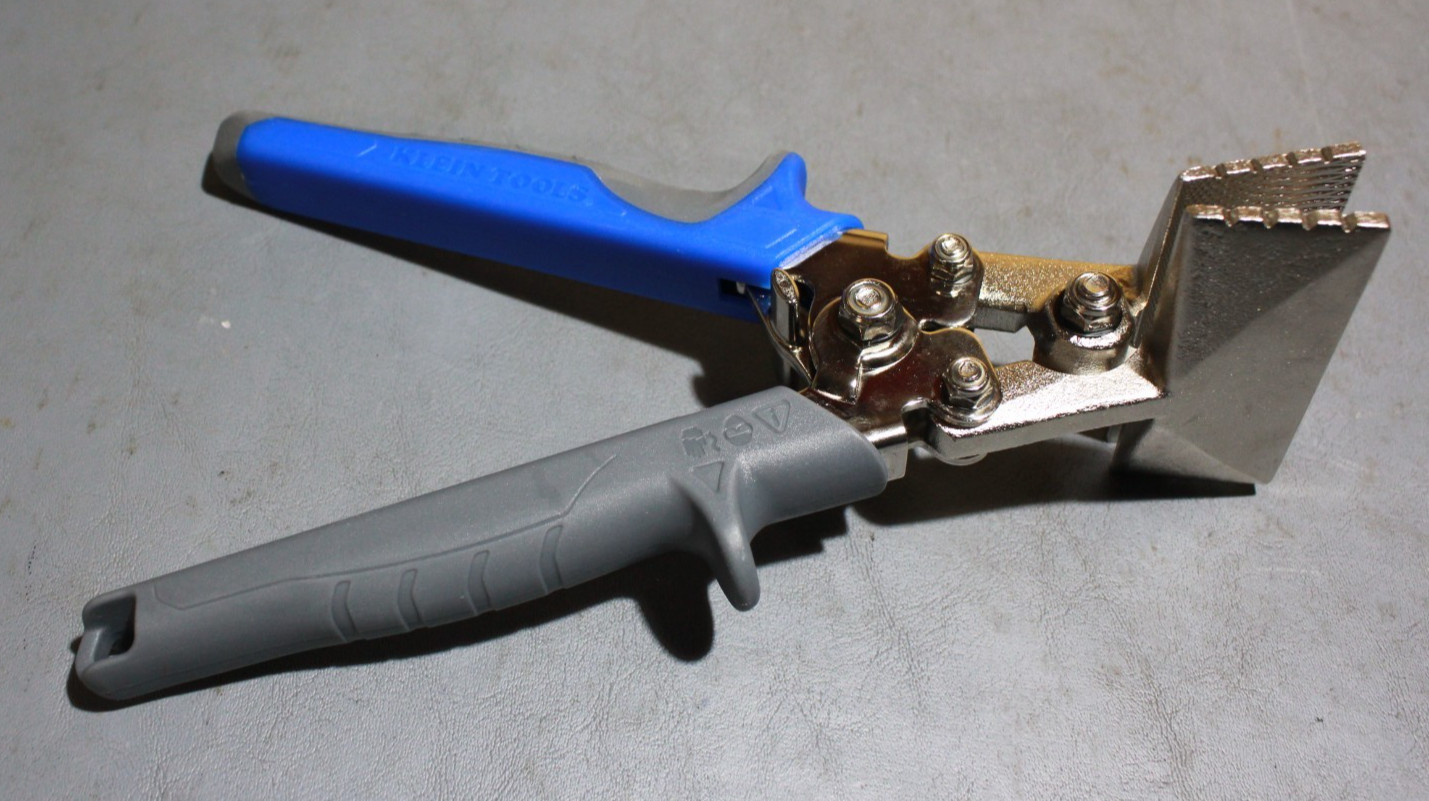 Klein Tool Straight Hand Sheet Metal Seamer Bends Seams and Flattens Sheet Metal