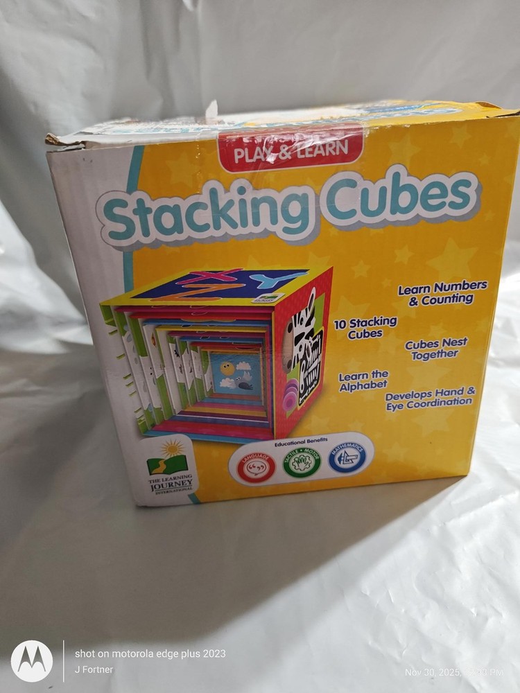 Play & Learn - Stacking Cubes -